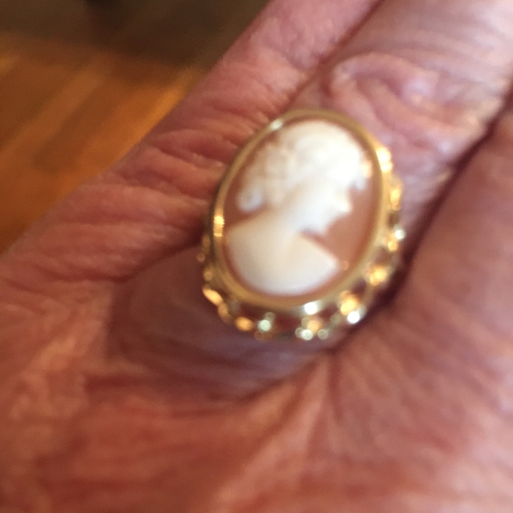 Vintage Cameo Ring